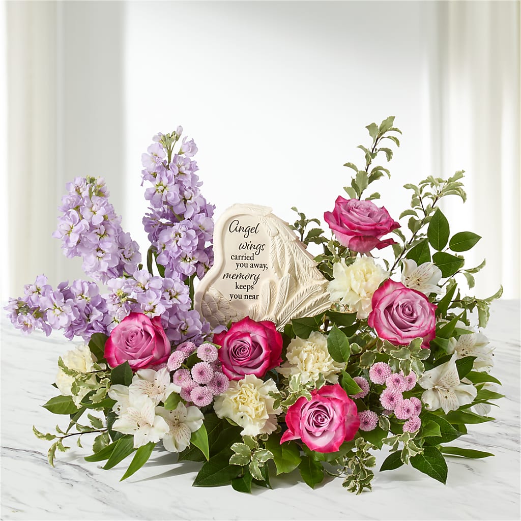 In My Heart Arrangement – Colonial Nursery Garden Center, Ladysmith WI