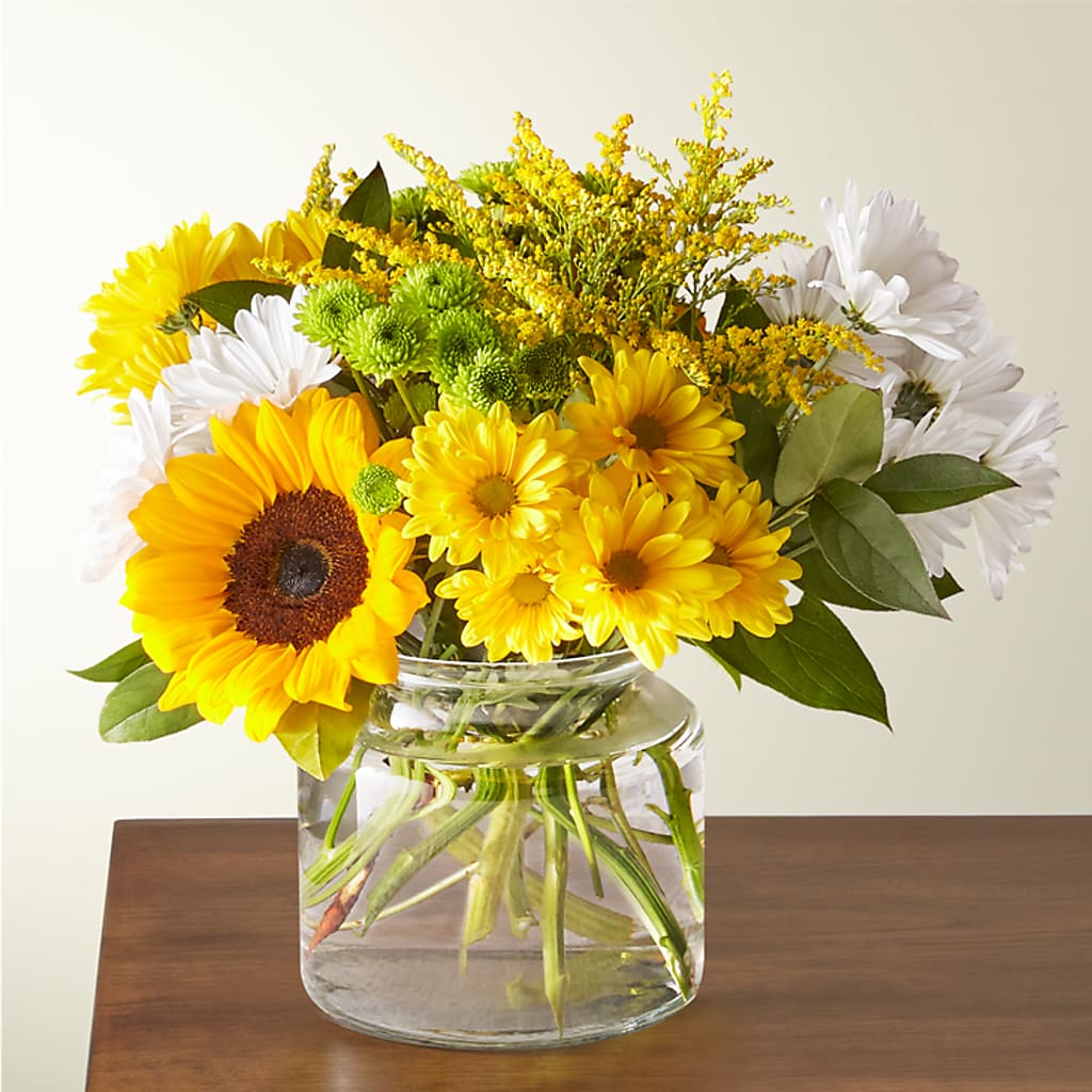 Hello Sunshine Bouquet – Colonial Nursery Garden Center, Ladysmith WI