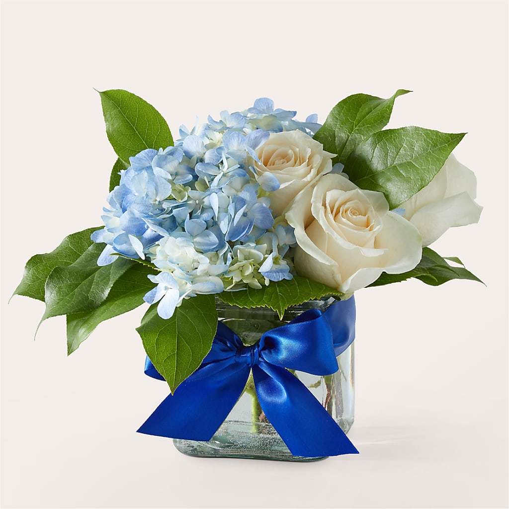 Sky Blue Delight Bouquet – Colonial Nursery Garden Center, Ladysmith WI