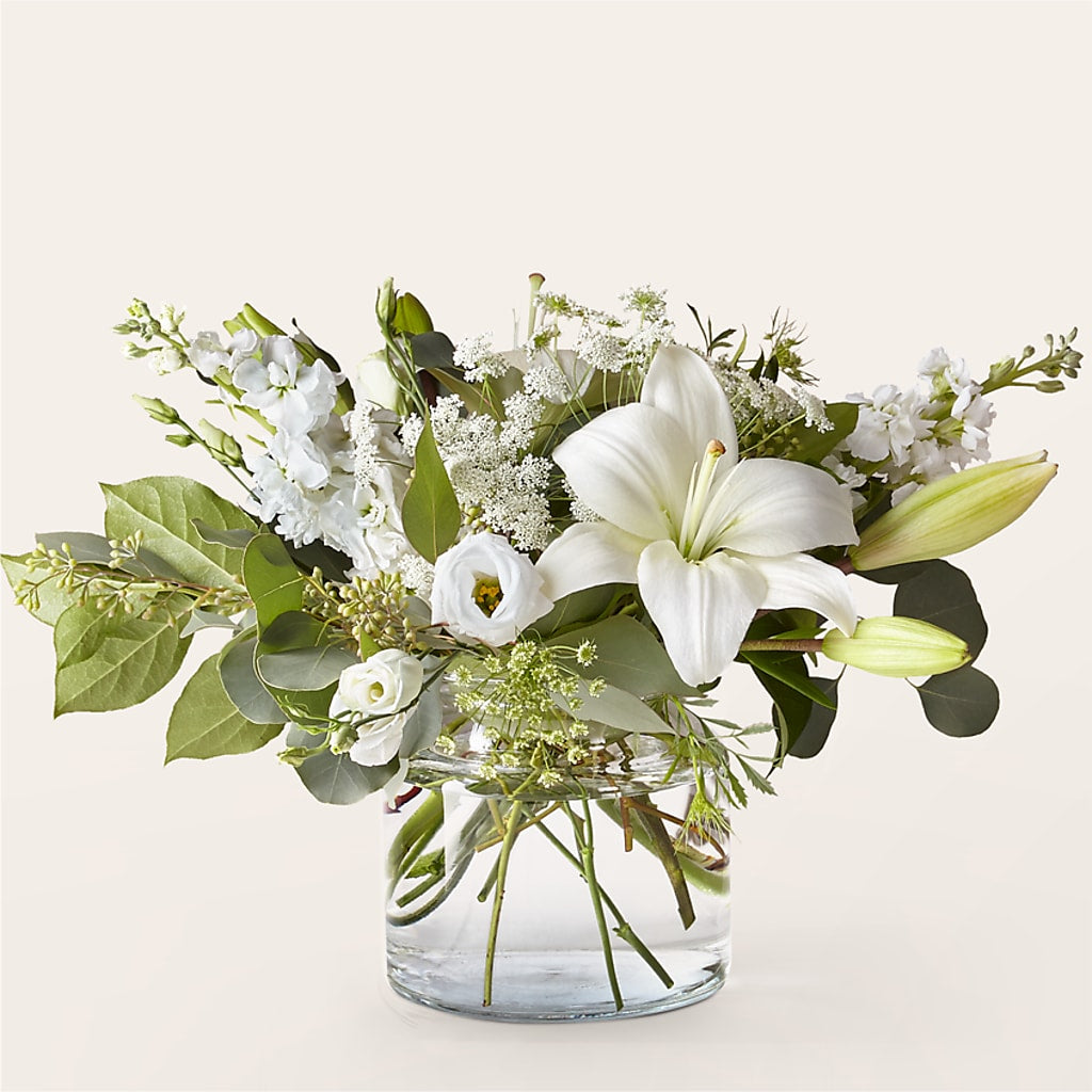 Alluring Elegance Bouquet – Colonial Nursery Garden Center, Ladysmith WI