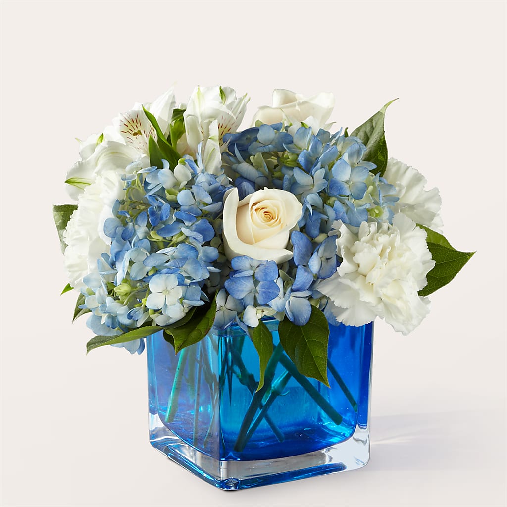 Soothing Waters Bouquet – Colonial Nursery Garden Center, Ladysmith WI