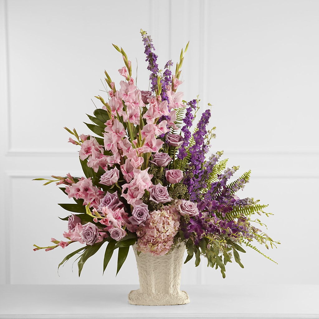 Flowing Garden Arrangement – Colonial Nursery Garden Center, Ladysmith WI