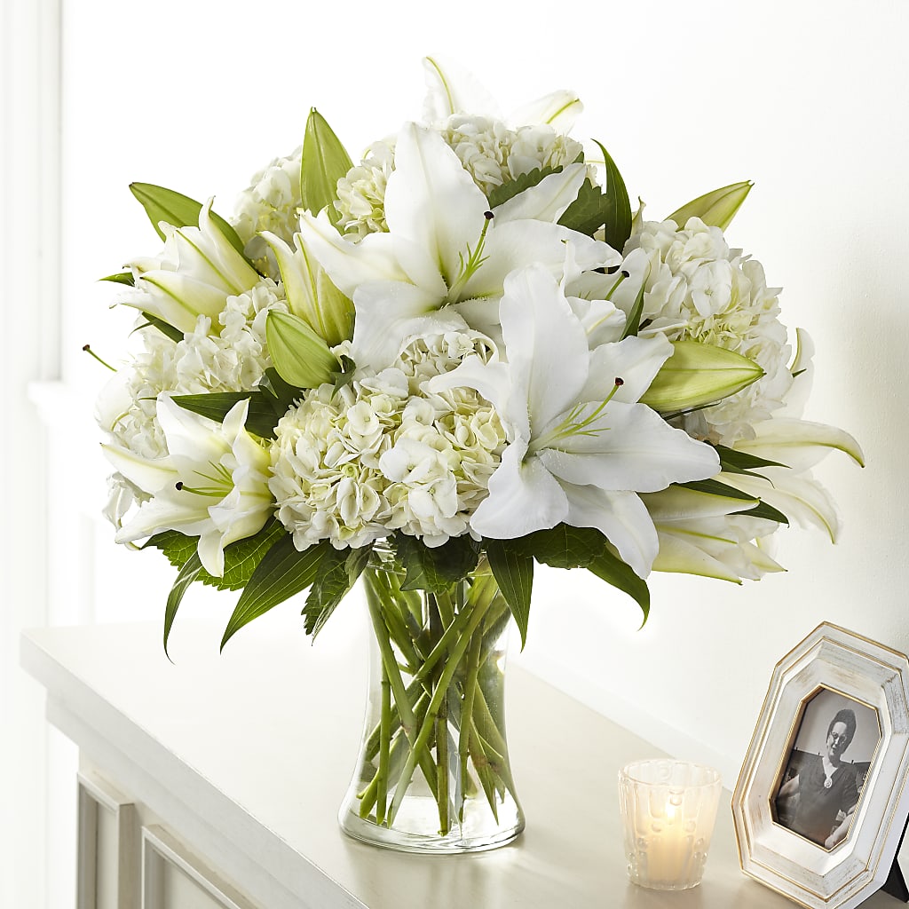 Compassionate Lily Bouquet – Colonial Nursery Garden Center, Ladysmith WI