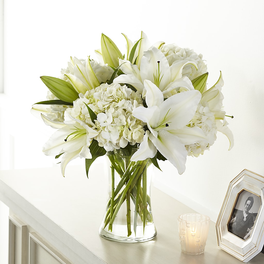 Compassionate Lily Bouquet – Colonial Nursery Garden Center, Ladysmith WI