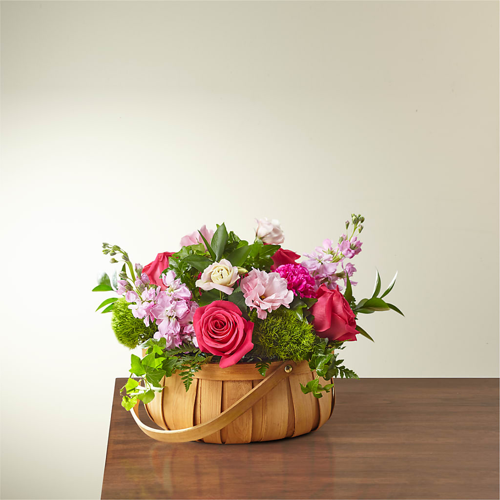 Radiance in Bloom Basket – Colonial Nursery Garden Center, Ladysmith WI