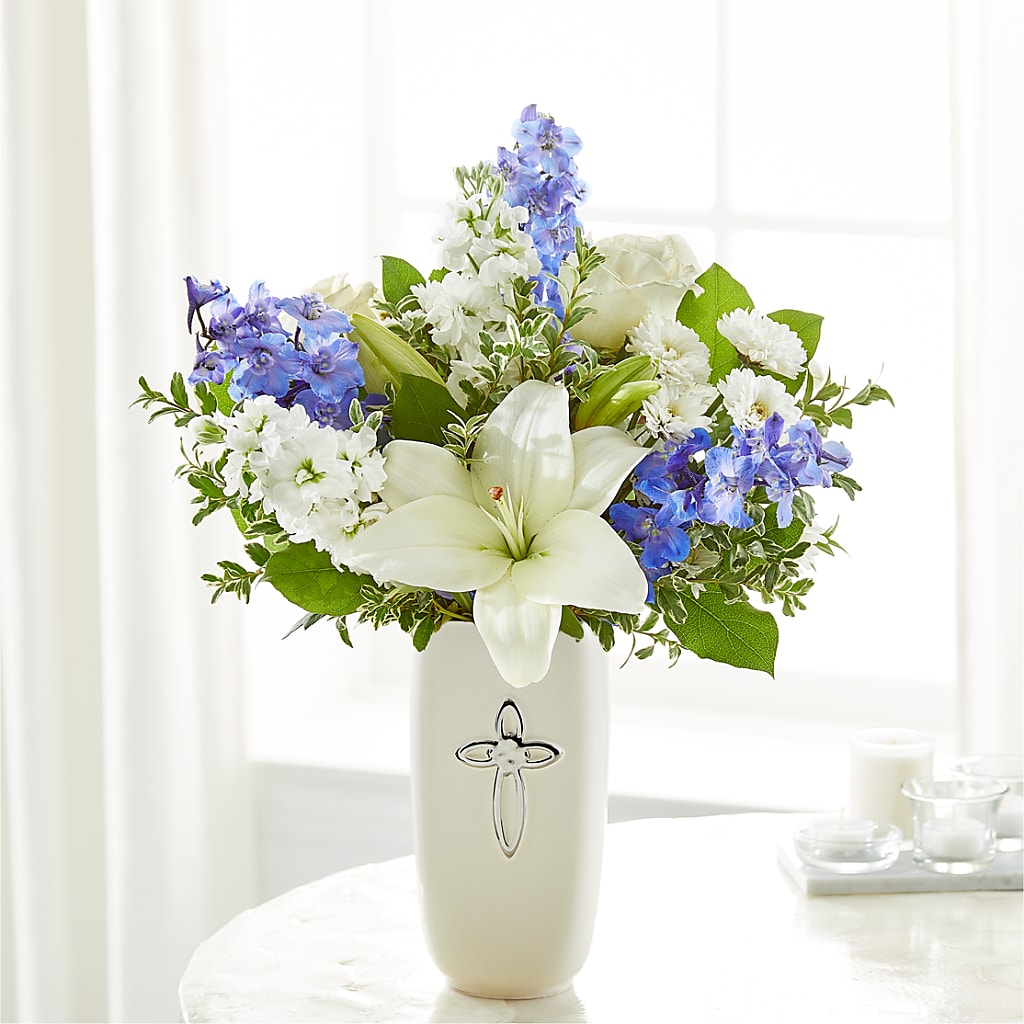Heavenly Blossoms Bouquet – Colonial Nursery Garden Center, Ladysmith WI