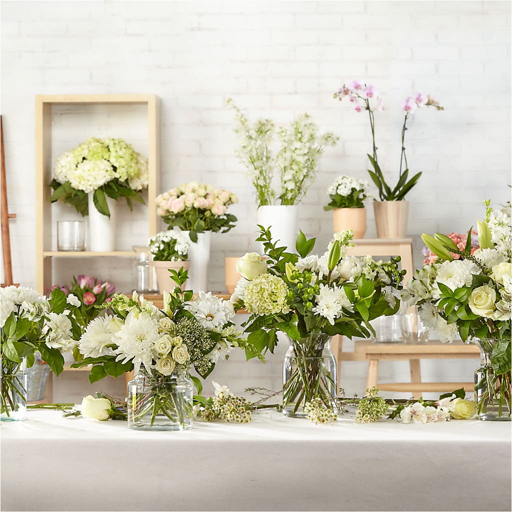 Classic Ivory – A Florist Original – Colonial Nursery Garden Center, Ladysmith WI