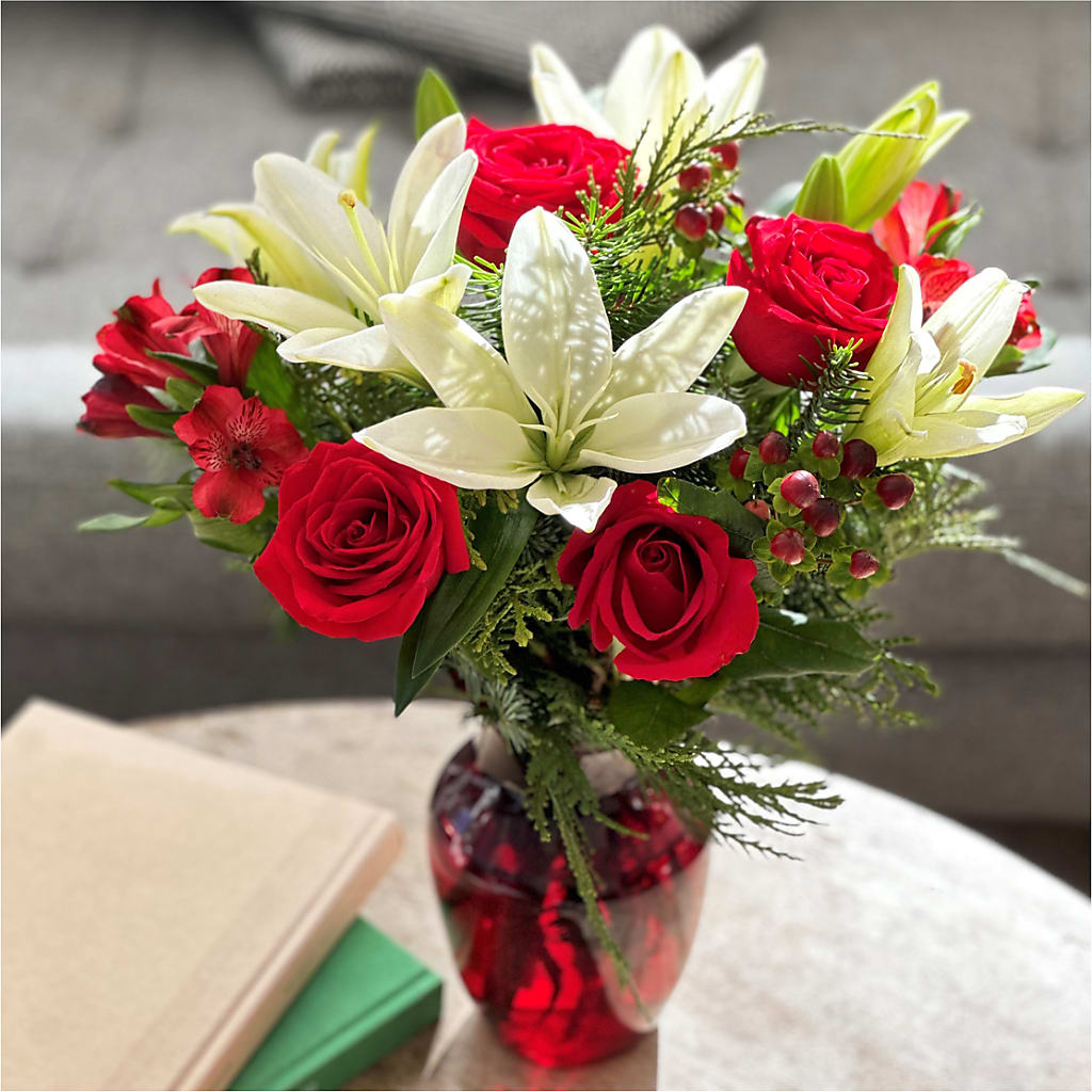 Evergreen Delight Bouquet – Colonial Nursery Garden Center, Ladysmith WI