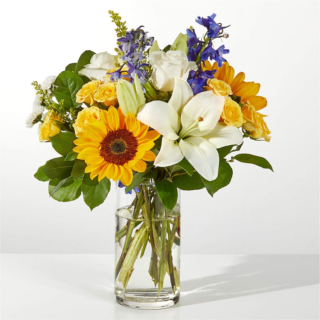 Wonderfully Sunny Bouquet – Colonial Nursery Garden Center, Ladysmith WI
