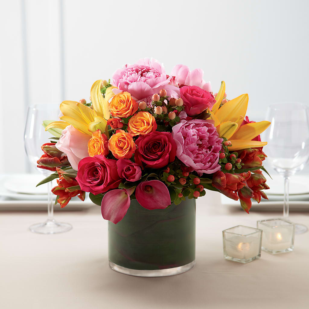 Color Mix Arrangement – Colonial Nursery Garden Center, Ladysmith WI