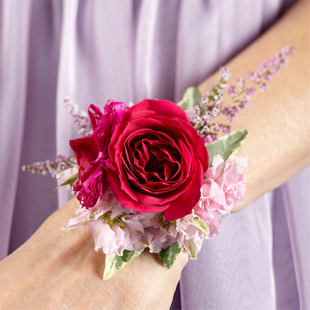 Rose Charm Corsage – Colonial Nursery Garden Center, Ladysmith WI
