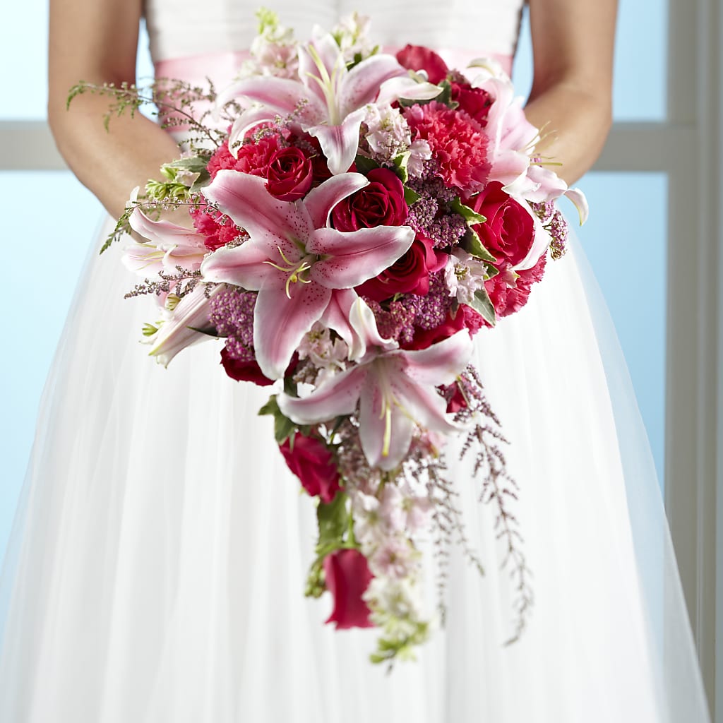 Lily & Rose Bouquet – Colonial Nursery Garden Center, Ladysmith WI