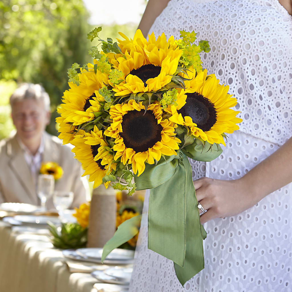 Free Spirit Bouquet – Colonial Nursery Garden Center, Ladysmith WI
