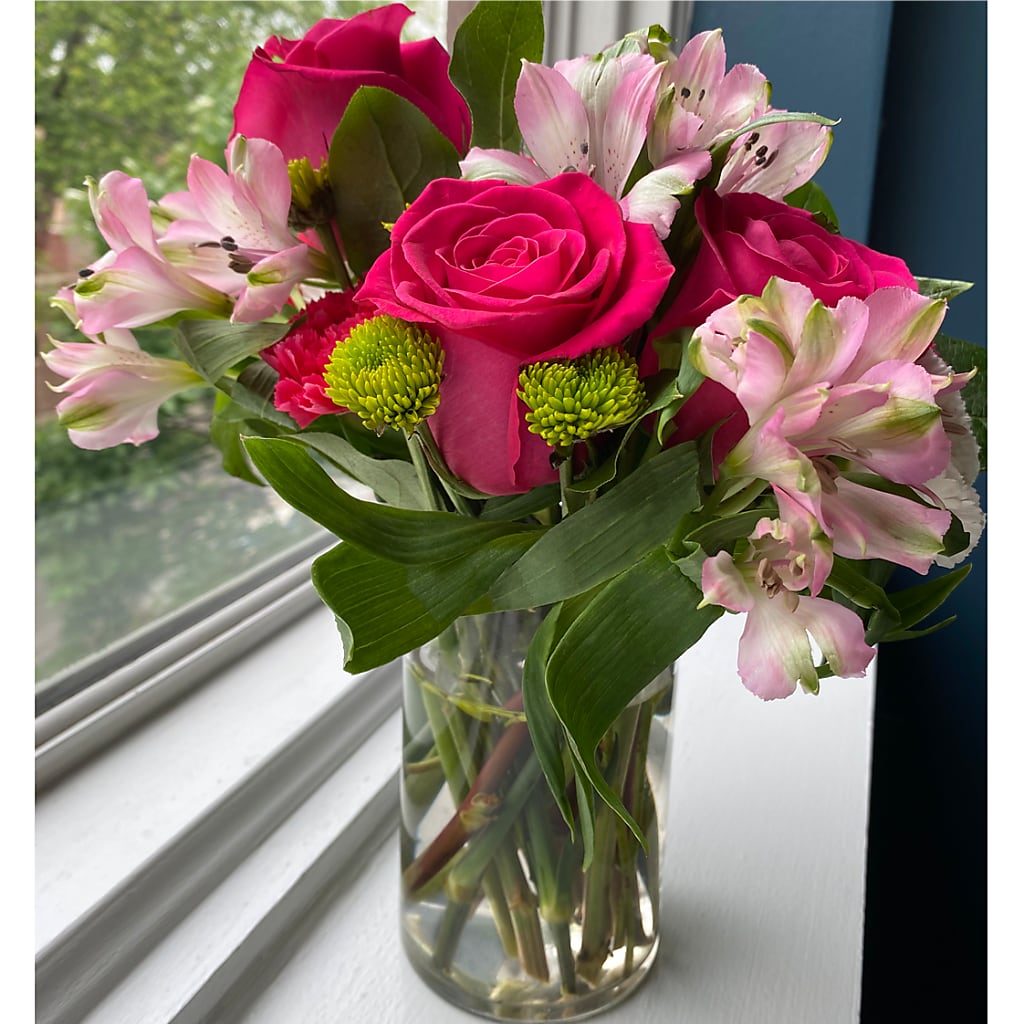 Sweet & Pretty Bouquet –  Colonial Nursery Garden Center, Ladysmith WI