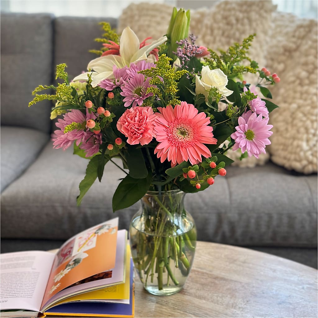 Pastel Tradition - A Florist Original –  Colonial Nursery Garden Center, Ladysmith WI
