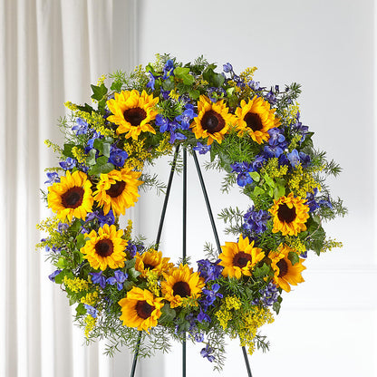 Bright Rays Wreath –  Colonial Nursery Garden Center, Ladysmith WI