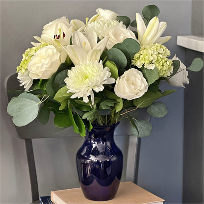 Snowy Dreams Bouquet –  Colonial Nursery Garden Center, Ladysmith WI