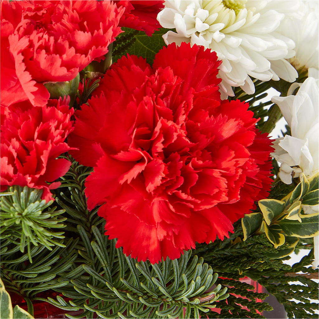 Christmas Market Bouquet –  Colonial Nursery Garden Center, Ladysmith WI