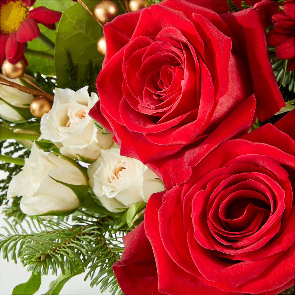 Believe Bouquet –  Colonial Nursery Garden Center, Ladysmith WI