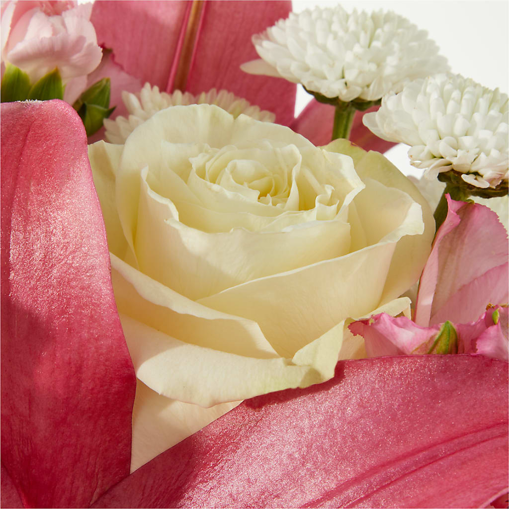 Piece of Cake Bouquet –  Colonial Nursery Garden Center, Ladysmith WI