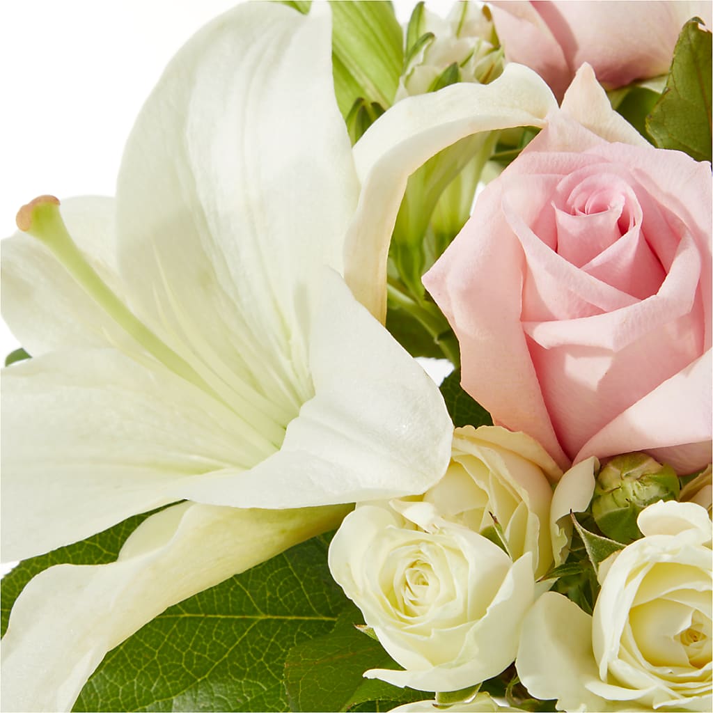 Kindhearted Bouquet –  Colonial Nursery Garden Center, Ladysmith WI