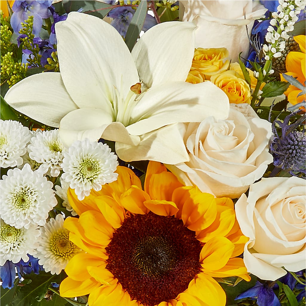 Wonderfully Sunny Bouquet –  Colonial Nursery Garden Center, Ladysmith WI