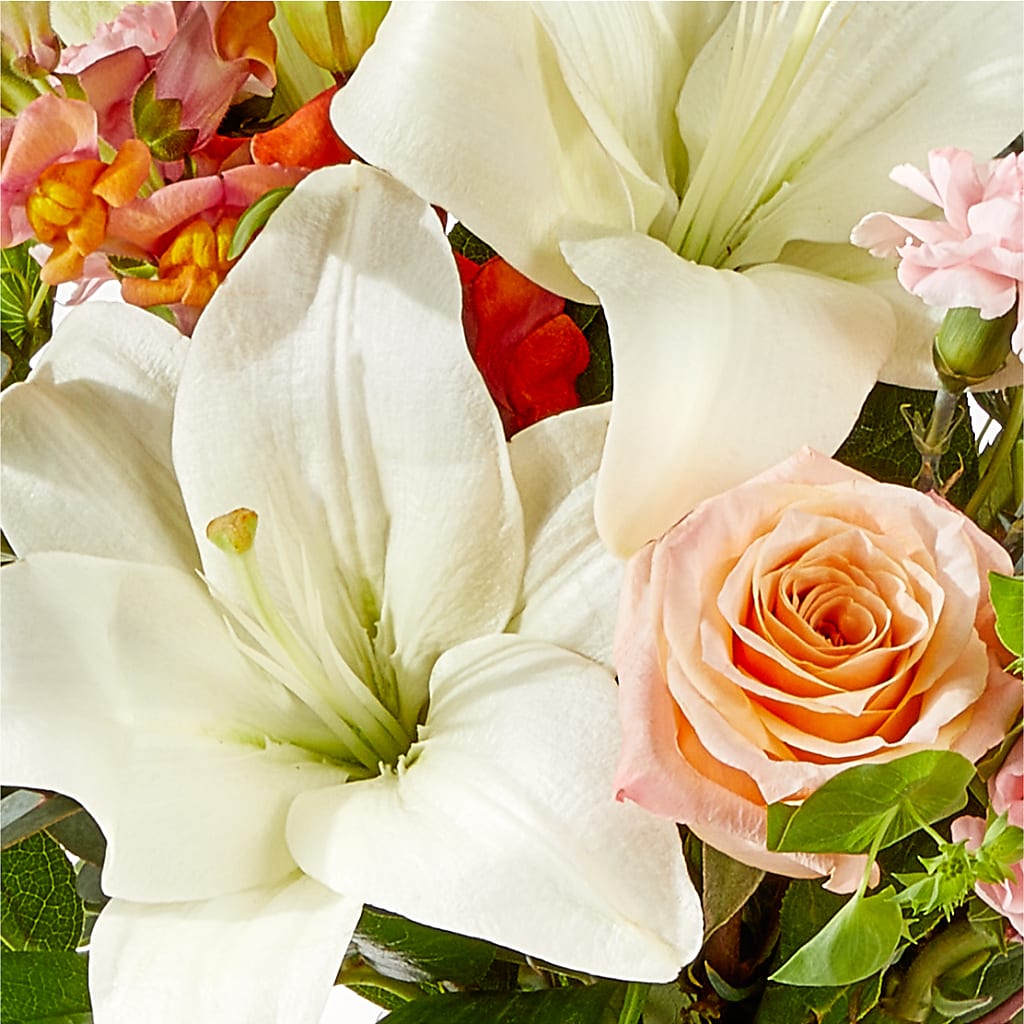 Grapefruit Splash Bouquet –  Colonial Nursery Garden Center, Ladysmith WI