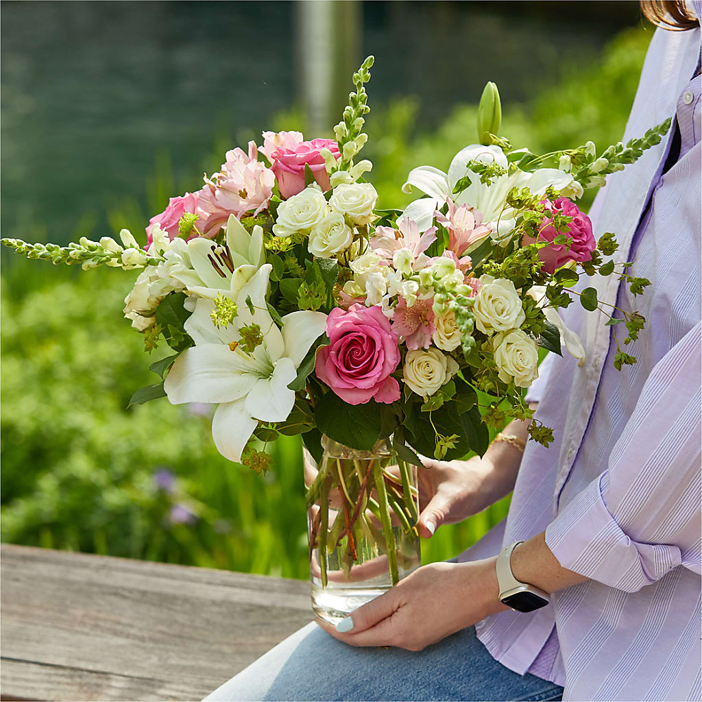 Fondly Bouquet –  Colonial Nursery Garden Center, Ladysmith WI
