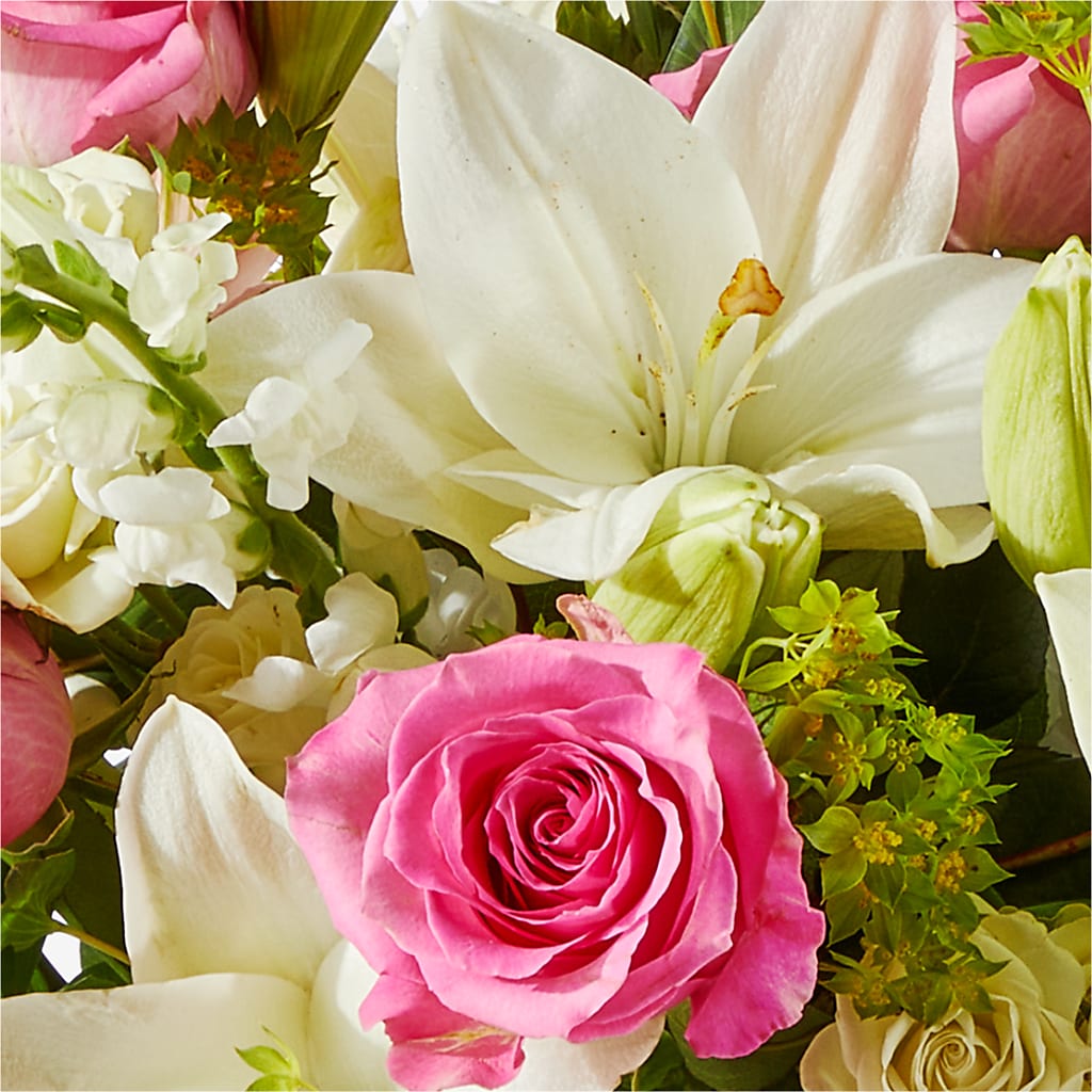 Fondly Bouquet –  Colonial Nursery Garden Center, Ladysmith WI